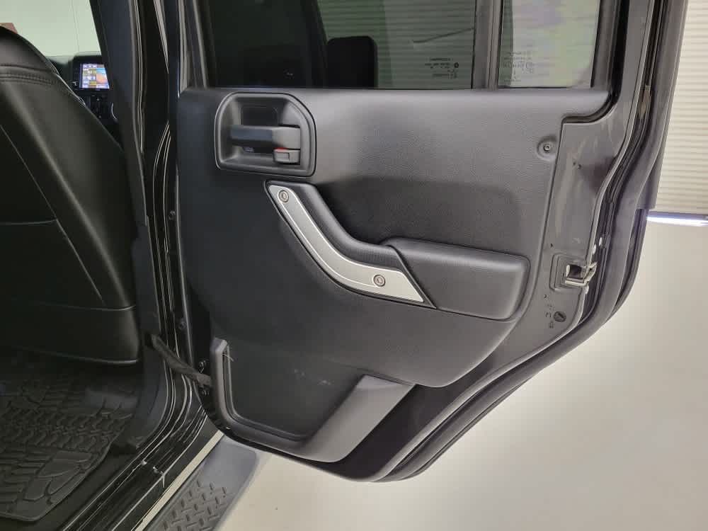 2016 Jeep Wrangler Unlimited Sahara photo 24