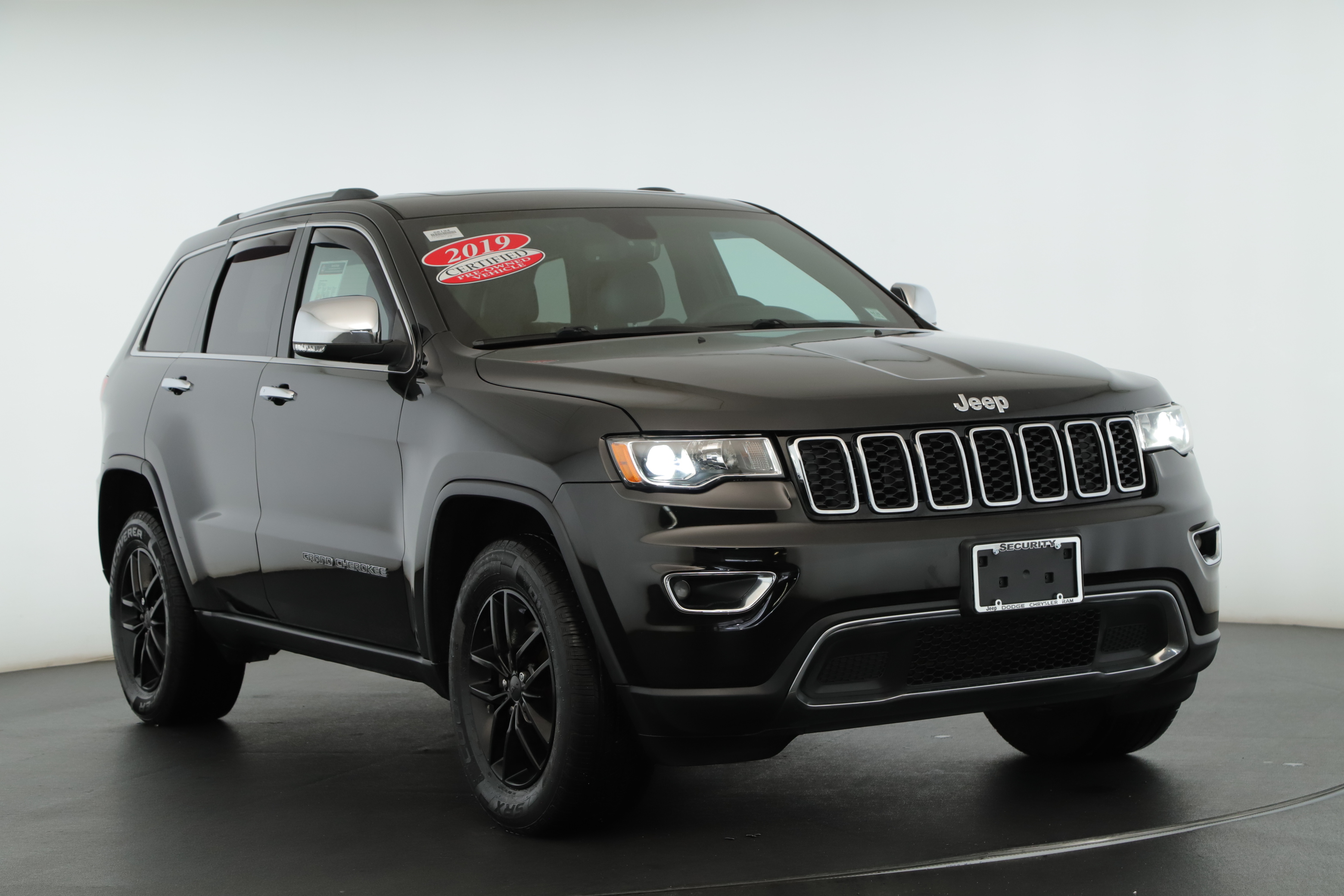 2019 Jeep Grand Cherokee Limited's photo