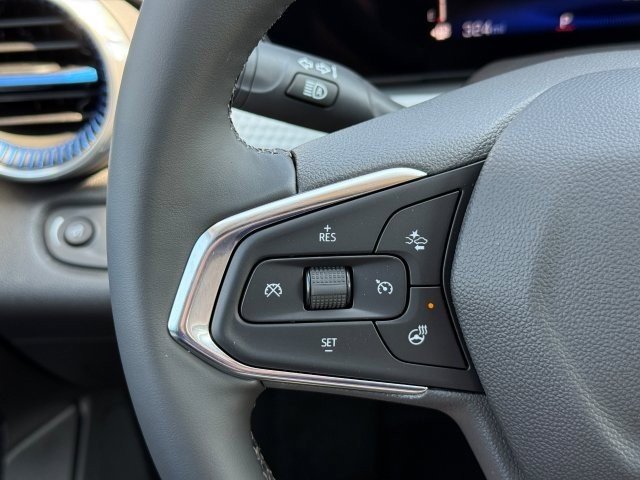 2025 Chevrolet Trax LT photo 19