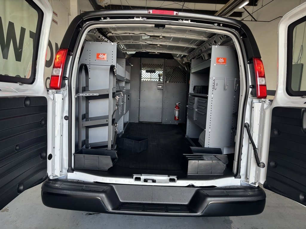 2025 Chevrolet Express Cargo 2500 photo 2