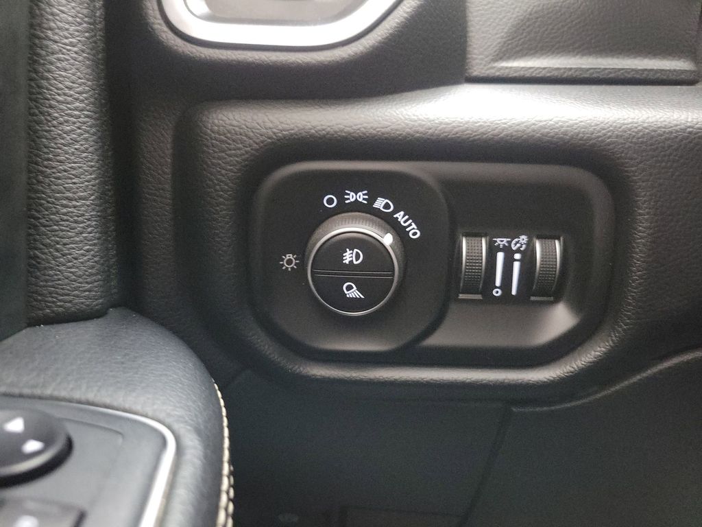 2020 Ram 2500 Laramie photo 13