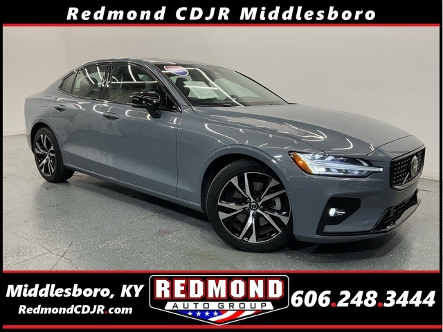 2024 Volvo S60 B5 Core Dark Theme