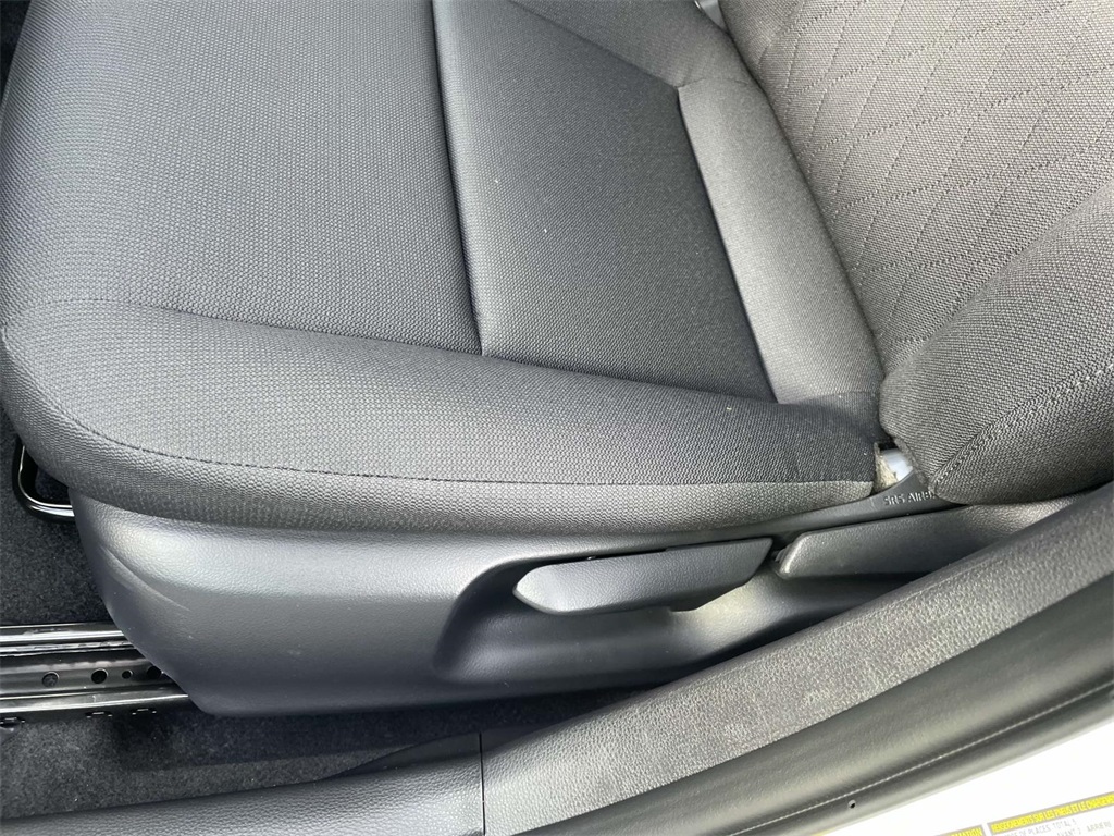 2025 Toyota Corolla LE photo 19