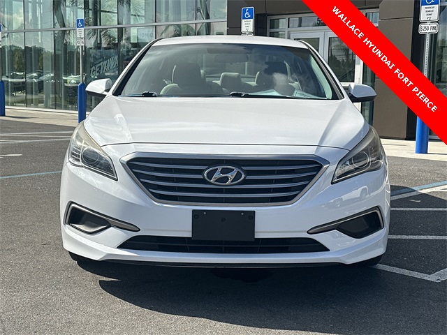 2017 Hyundai Sonata Base photo 3