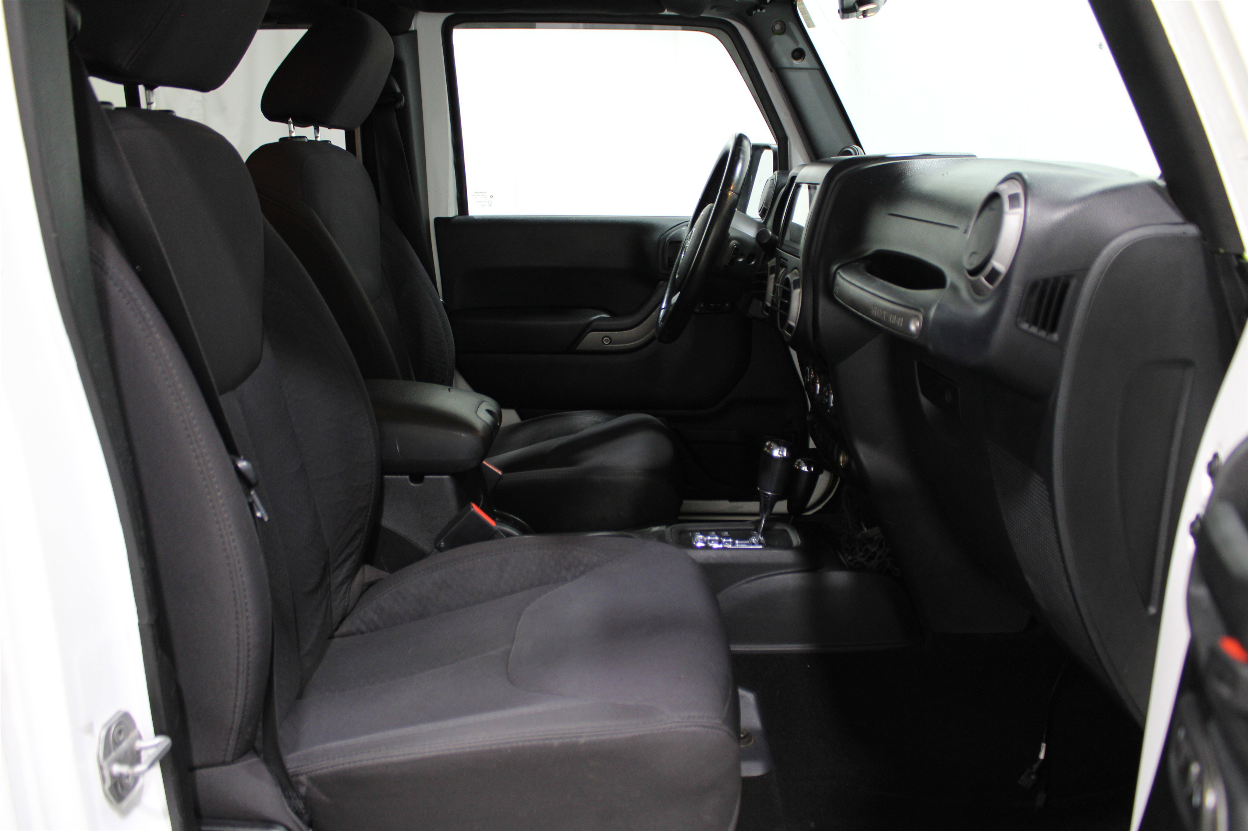 2013 Jeep Wrangler Unlimited Sport photo 17
