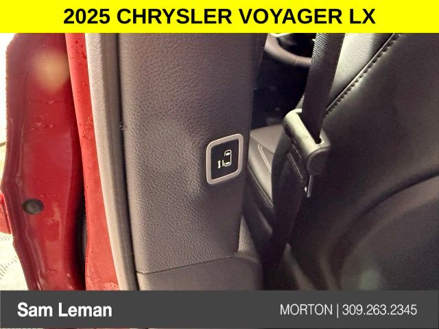 2025 Chrysler Voyager LX photo 11