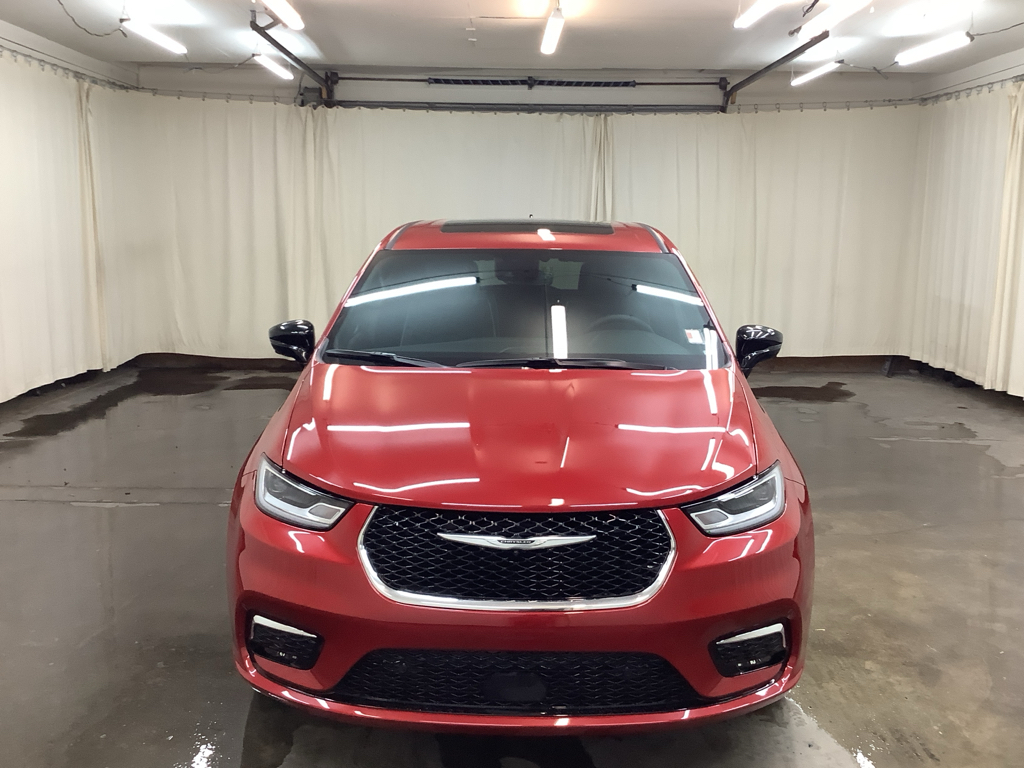 2026 Chrysler Pacifica Limited photo 2