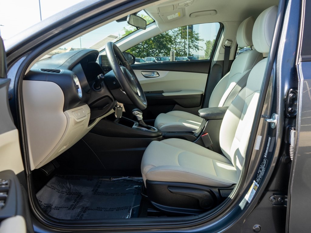 2023 Kia Forte LXS photo 10