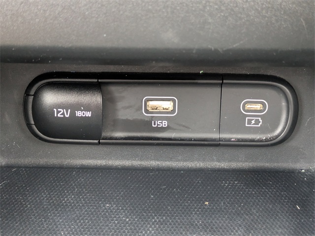 2024 Kia Seltos EX photo 28