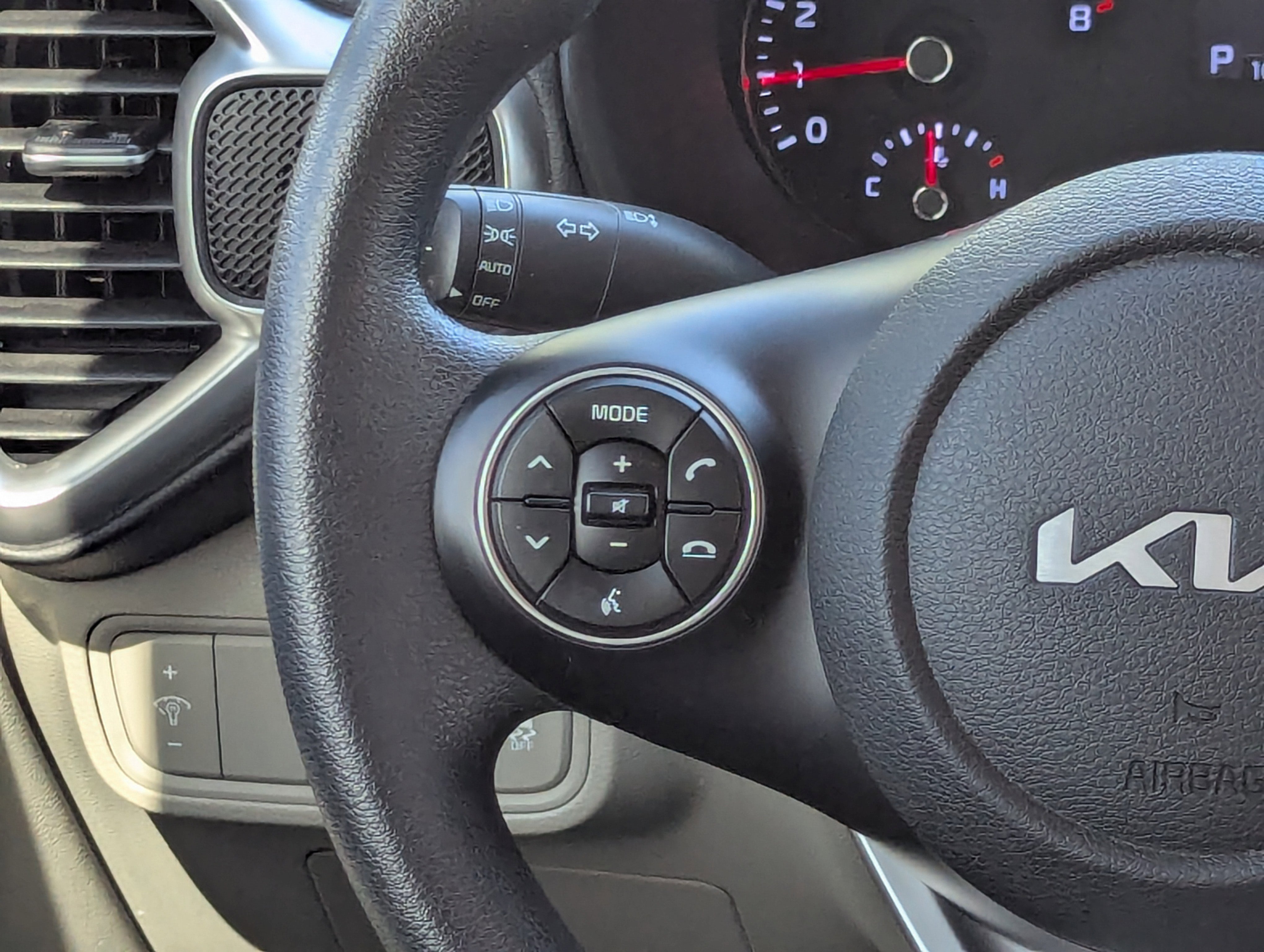 2022 Kia Soul LX S X-Line photo 4