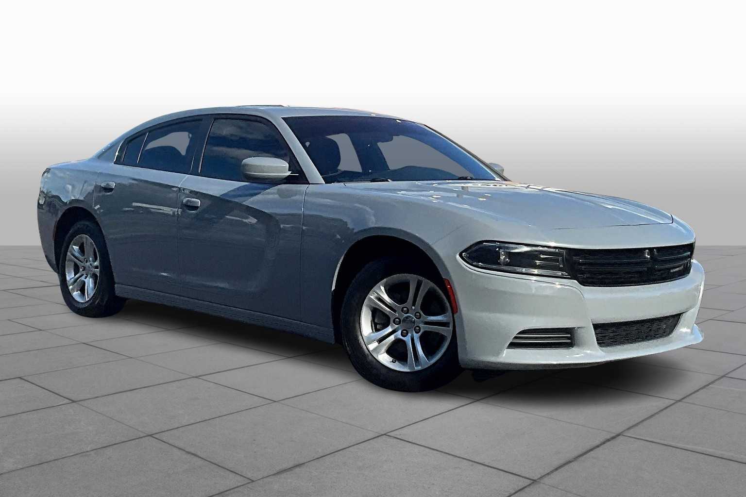 2022 Dodge Charger SXT photo 2