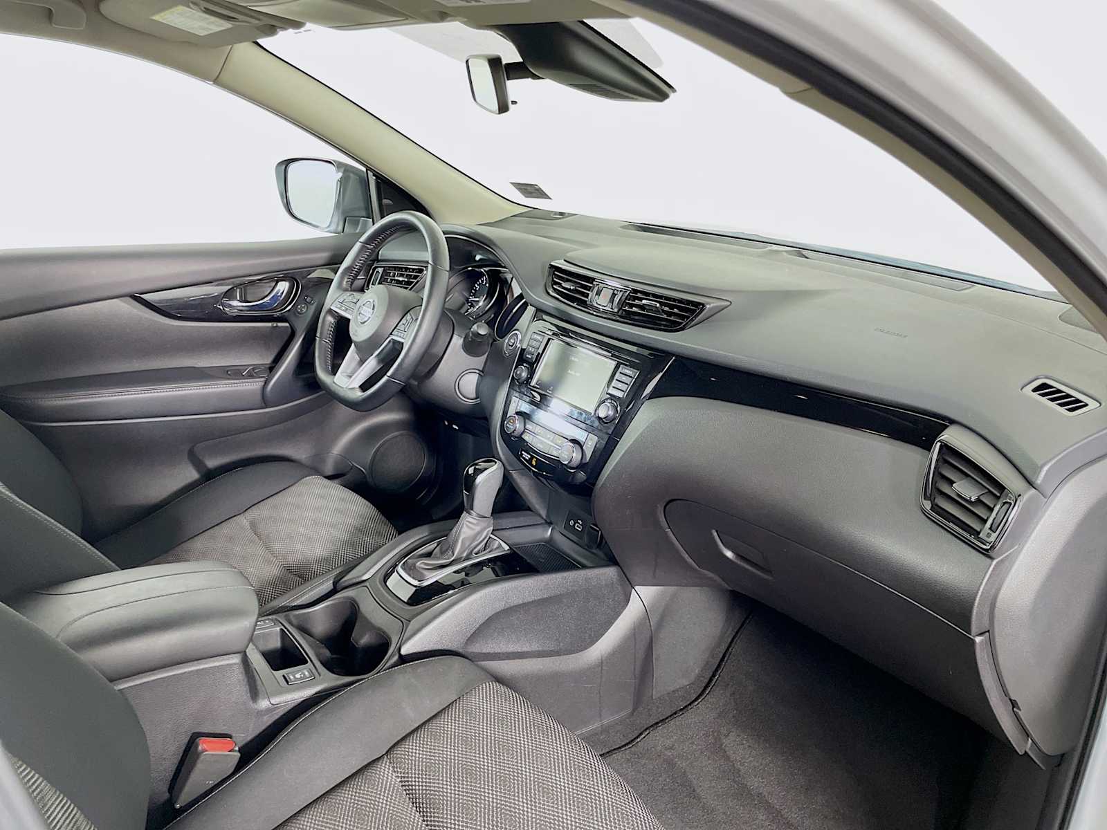 2022 Nissan Rogue Sport SV photo 26