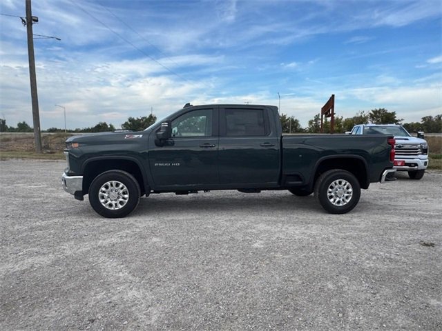 2026 Chevrolet Silverado 2500HD LT photo 2