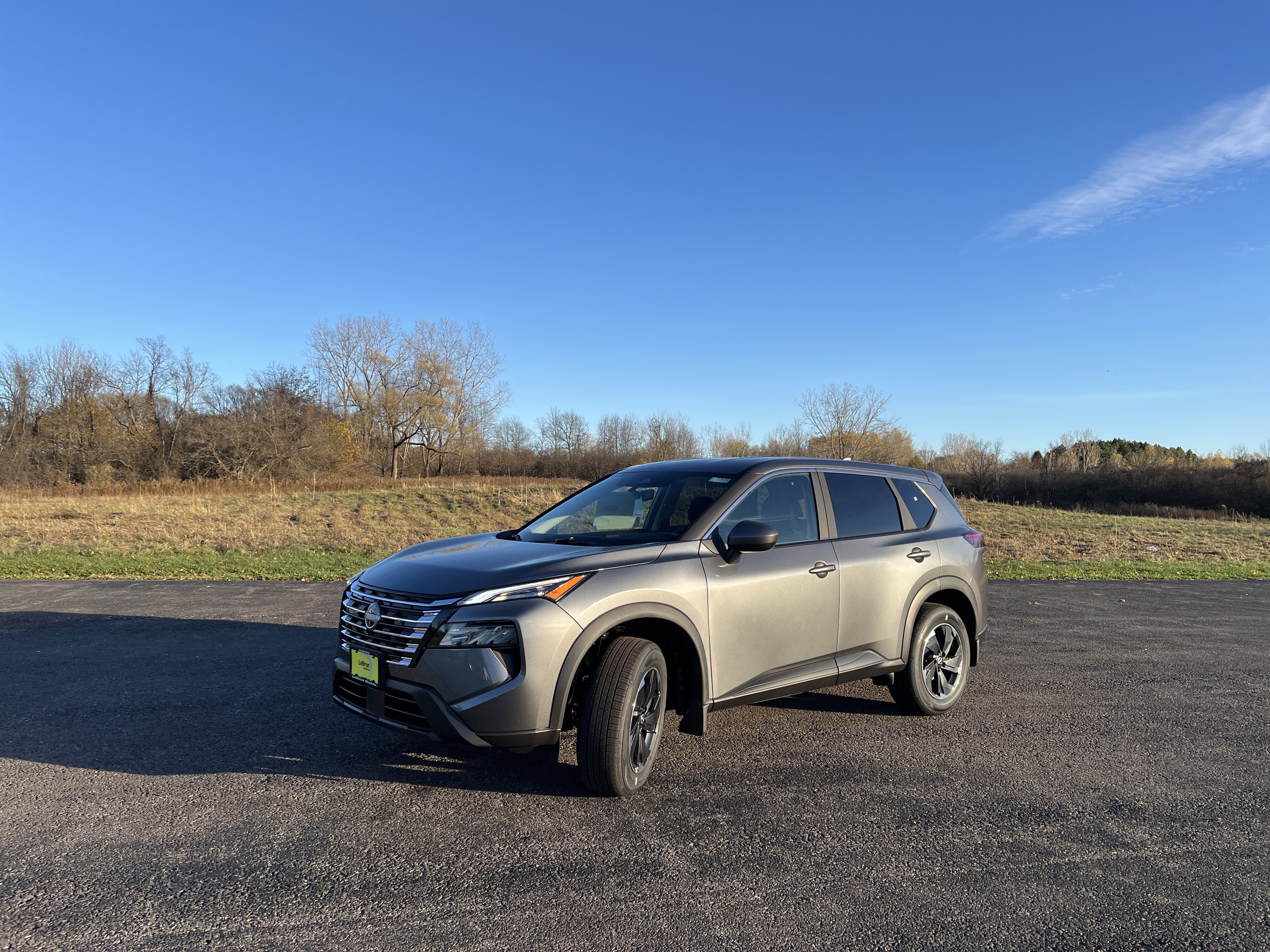 2026 Nissan Rogue SV's photo