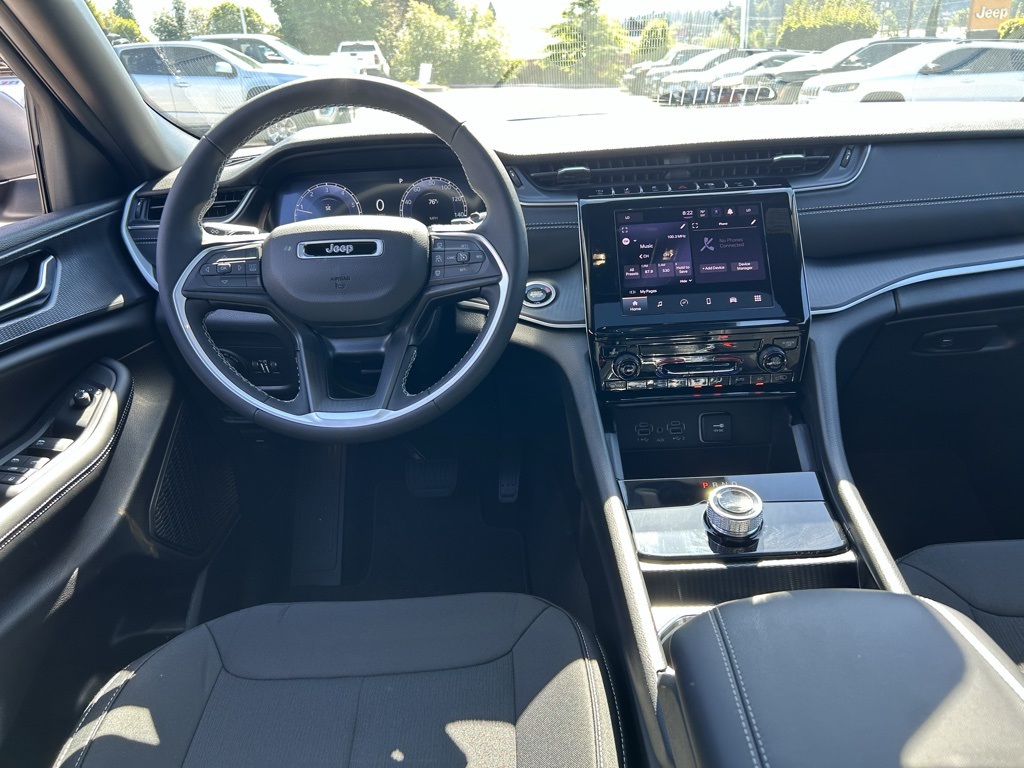 2025 Jeep Grand Cherokee Laredo X photo 24