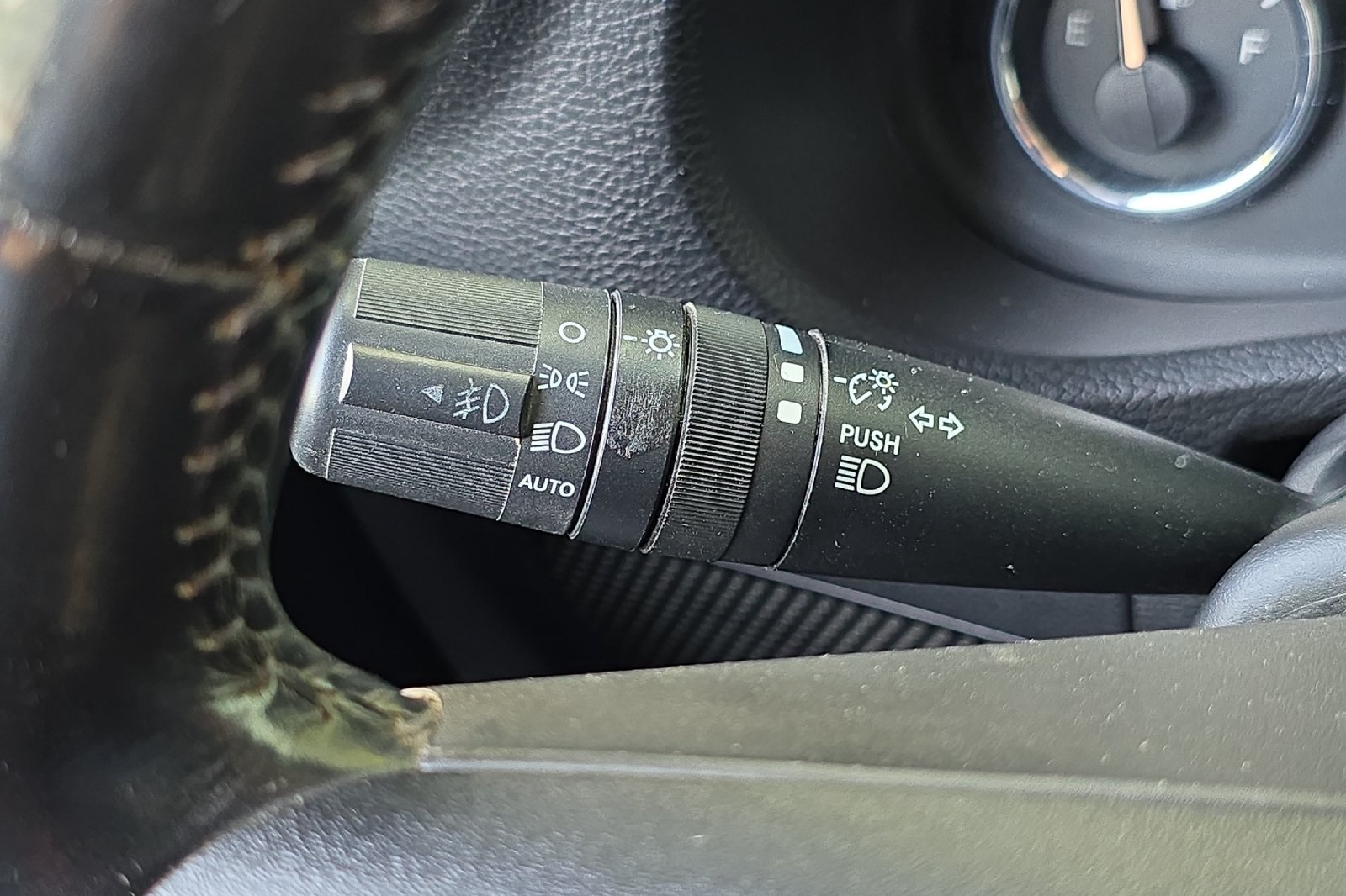 2013 Jeep Wrangler Sahara photo 28