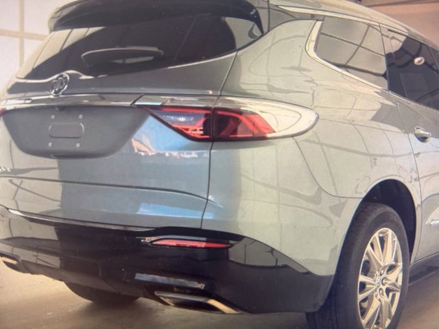 2023 Buick Enclave Essence photo 2