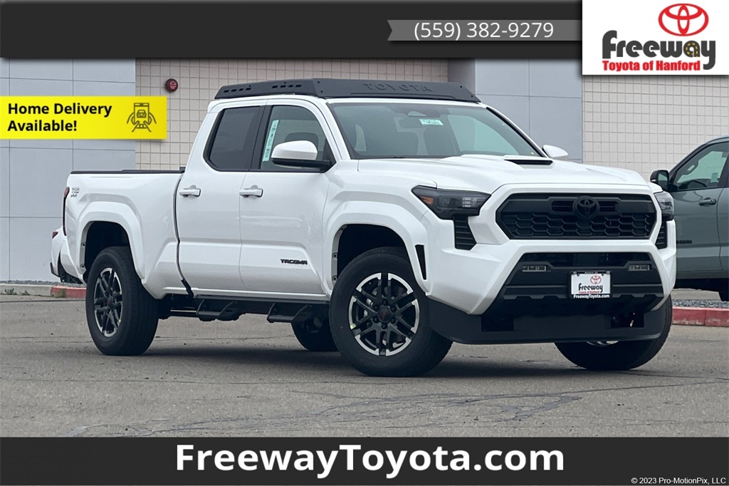 2026 Toyota Tacoma TRD Sport's photo