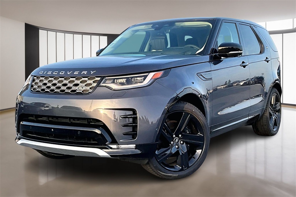 2025 Land Rover Discovery Metropolitan Edition's photo