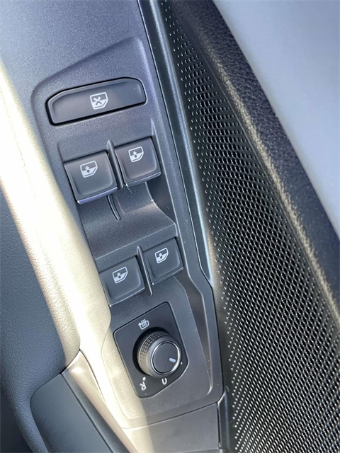 2025 Volkswagen Tiguan SE R-Line Black photo 19