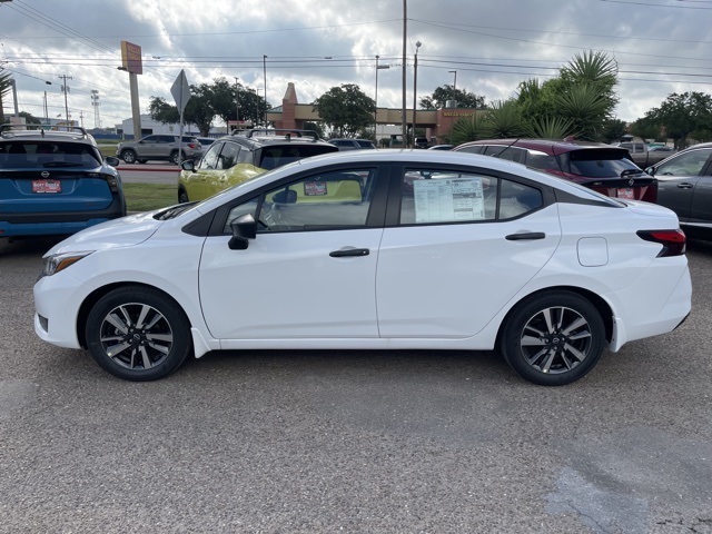 2025 Nissan Versa S photo 2