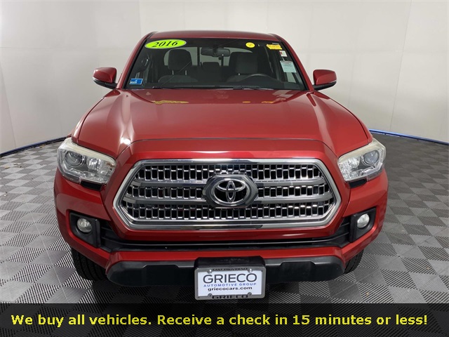 2016 Toyota Tacoma TRD Off-Road photo 2