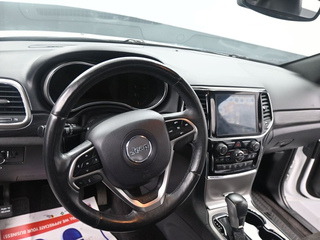 2019 Jeep Grand Cherokee Altitude photo 3