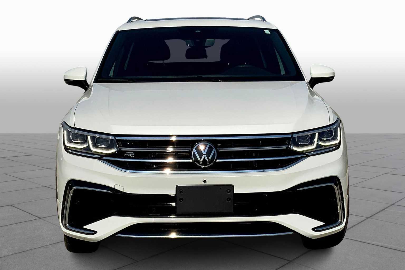 2024 Volkswagen Tiguan SEL R-Line Black photo 3