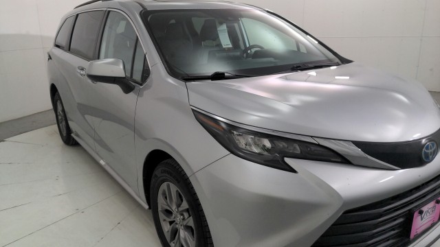 Used 2024 SILVER Toyota XLE image 3