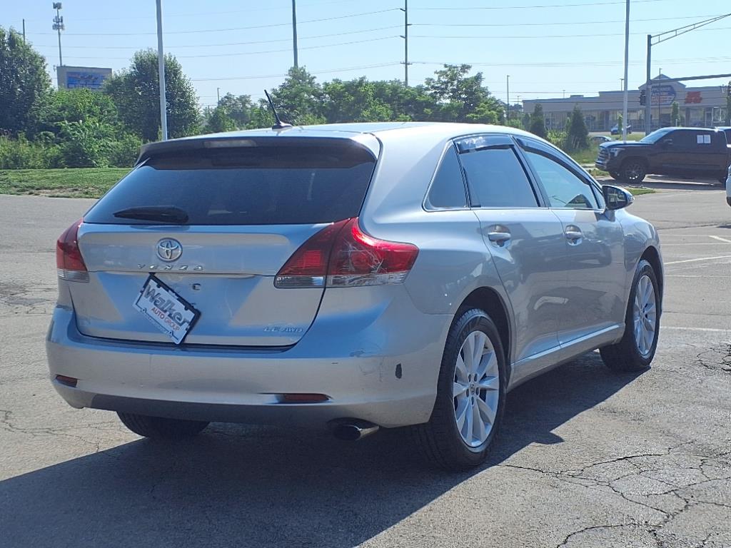 2015 Toyota Venza LE photo 3