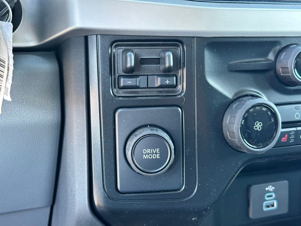2025 Ford F-550 XLT photo 12