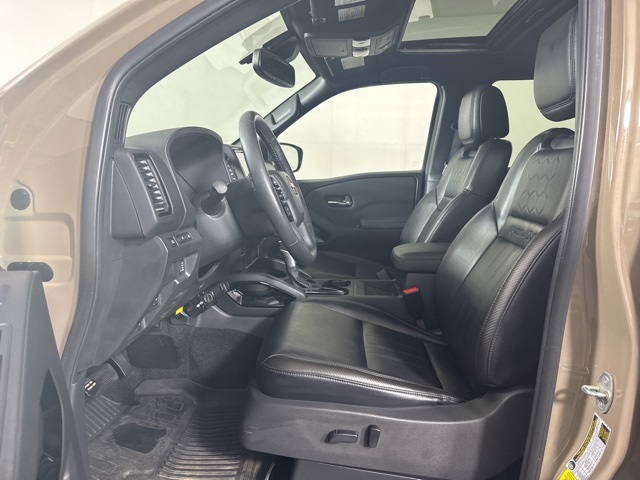 2022 Nissan Frontier PRO-4X photo 11