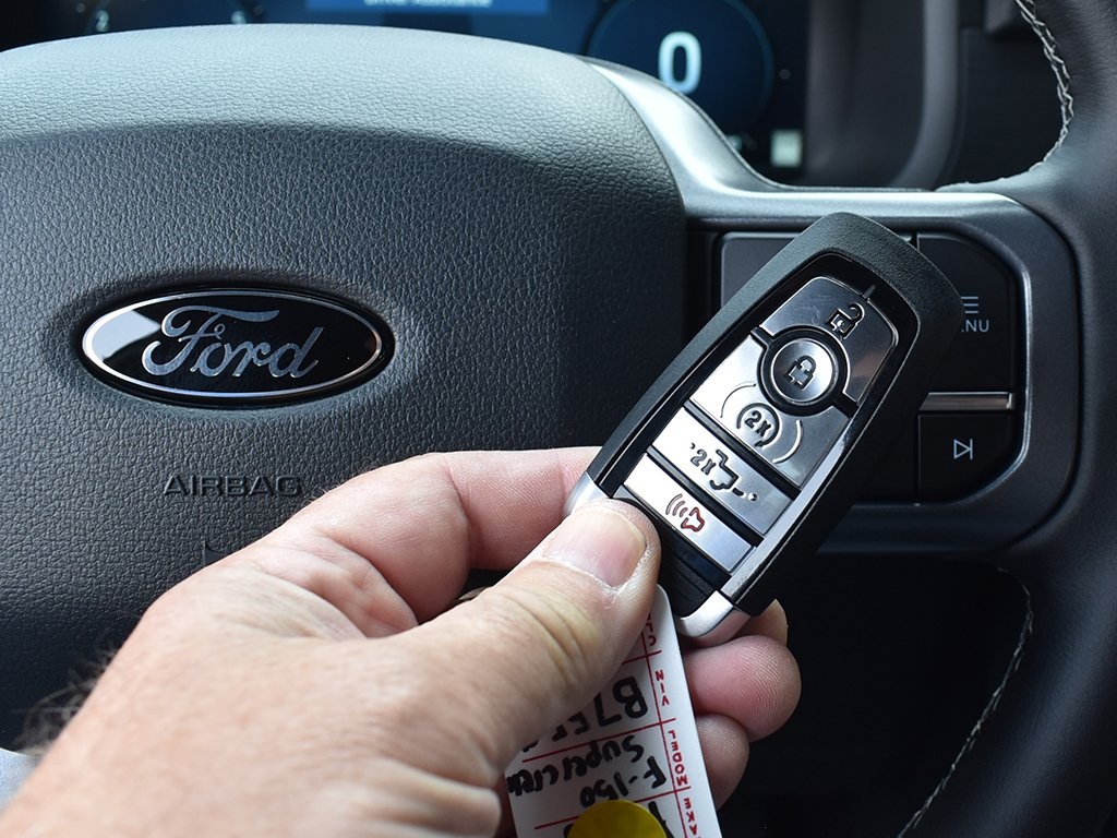 2025 Ford F-150 XLT photo 8