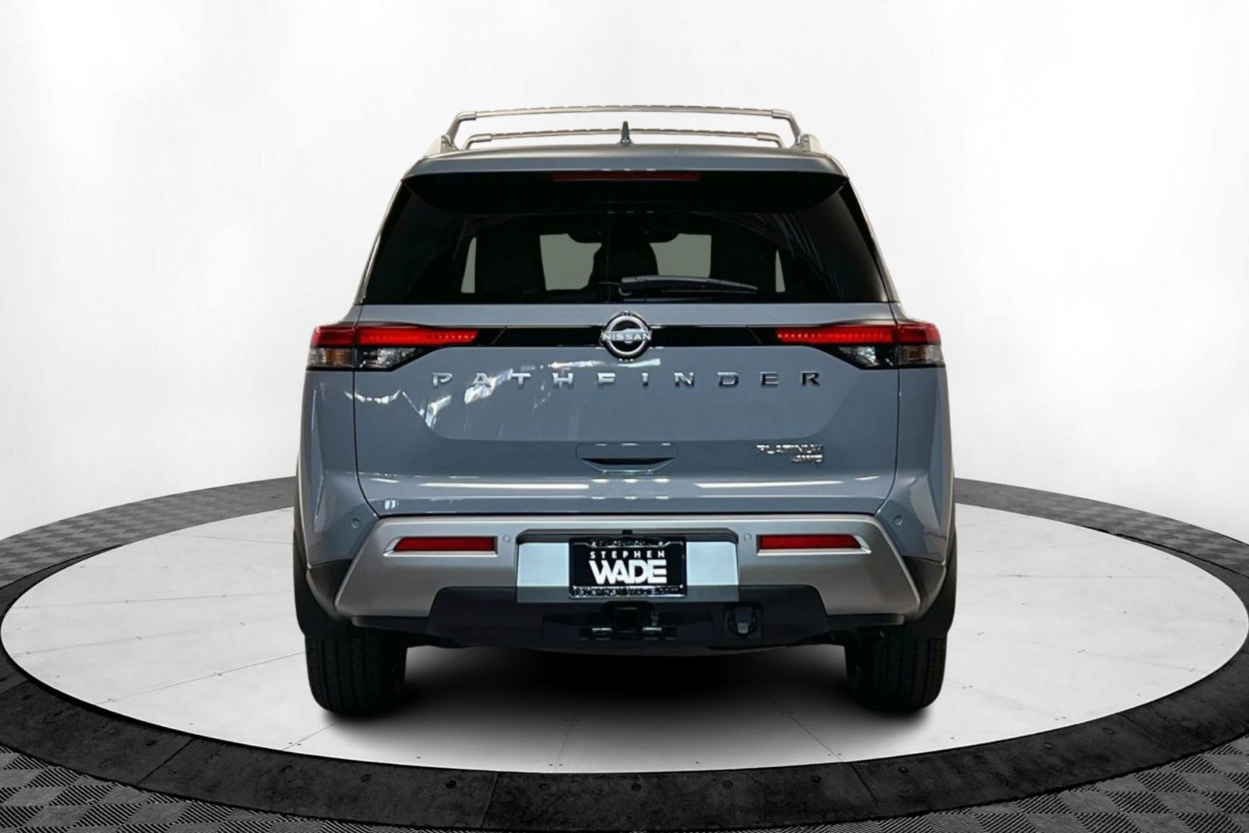 2025 Nissan Pathfinder Platinum photo 4