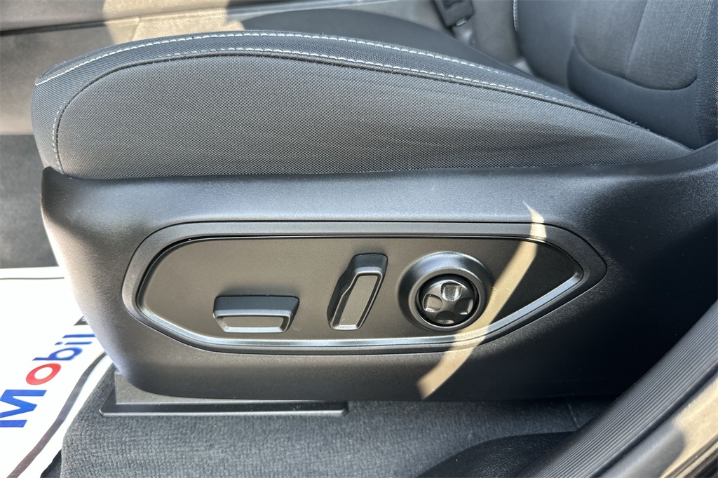 2023 Jeep Grand Cherokee Laredo photo 11