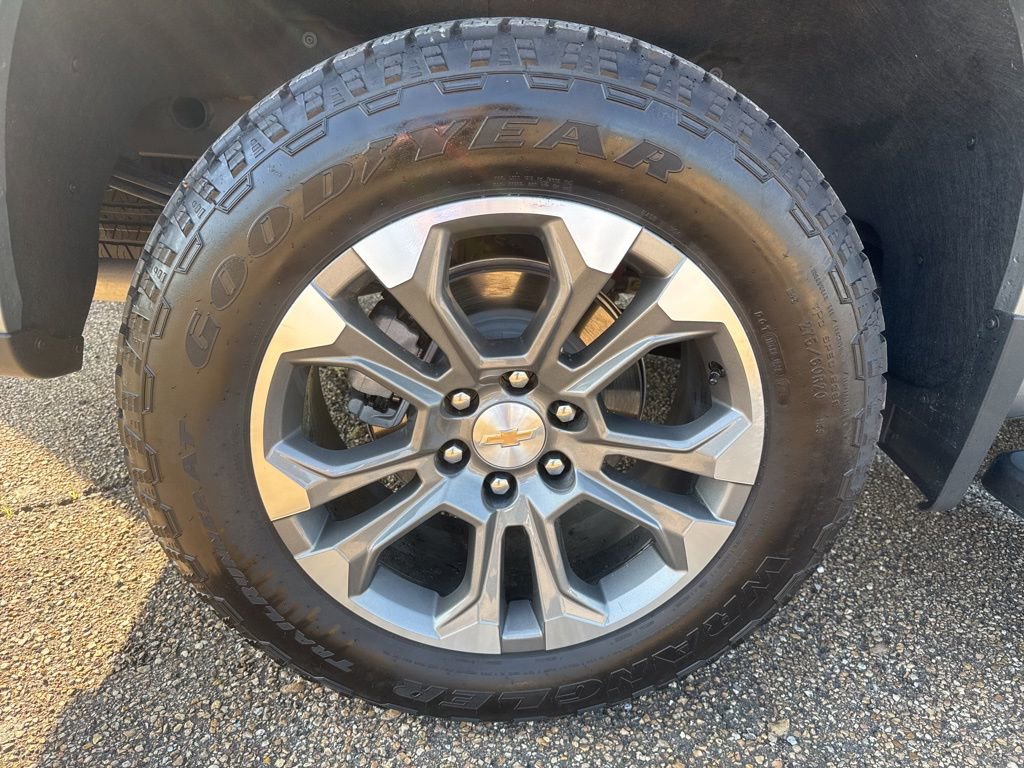 2024 Chevrolet Silverado 1500 High Country photo 12