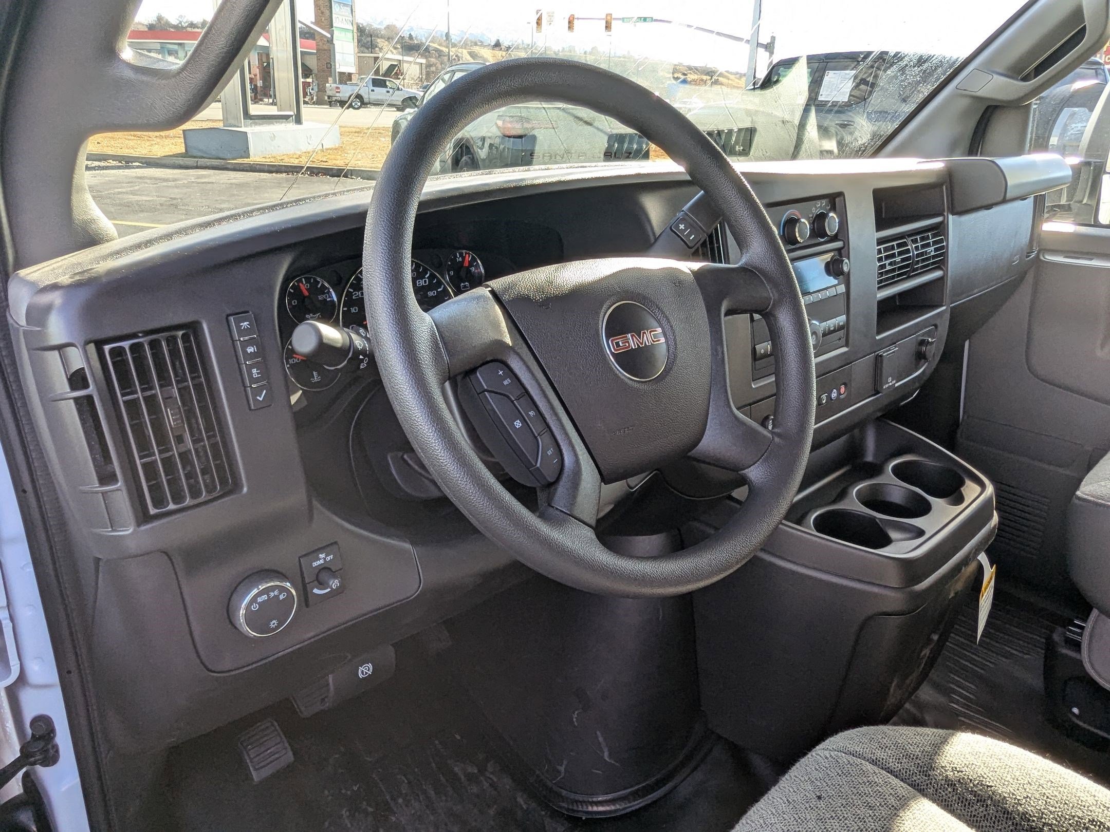 2025 Gmc Savana Cutaway 3500 photo 9