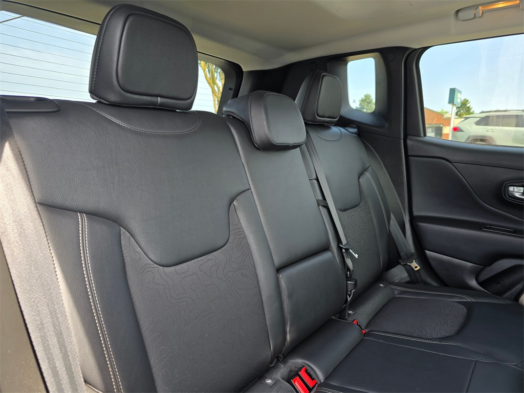 2017 Jeep Renegade Trailhawk photo 11