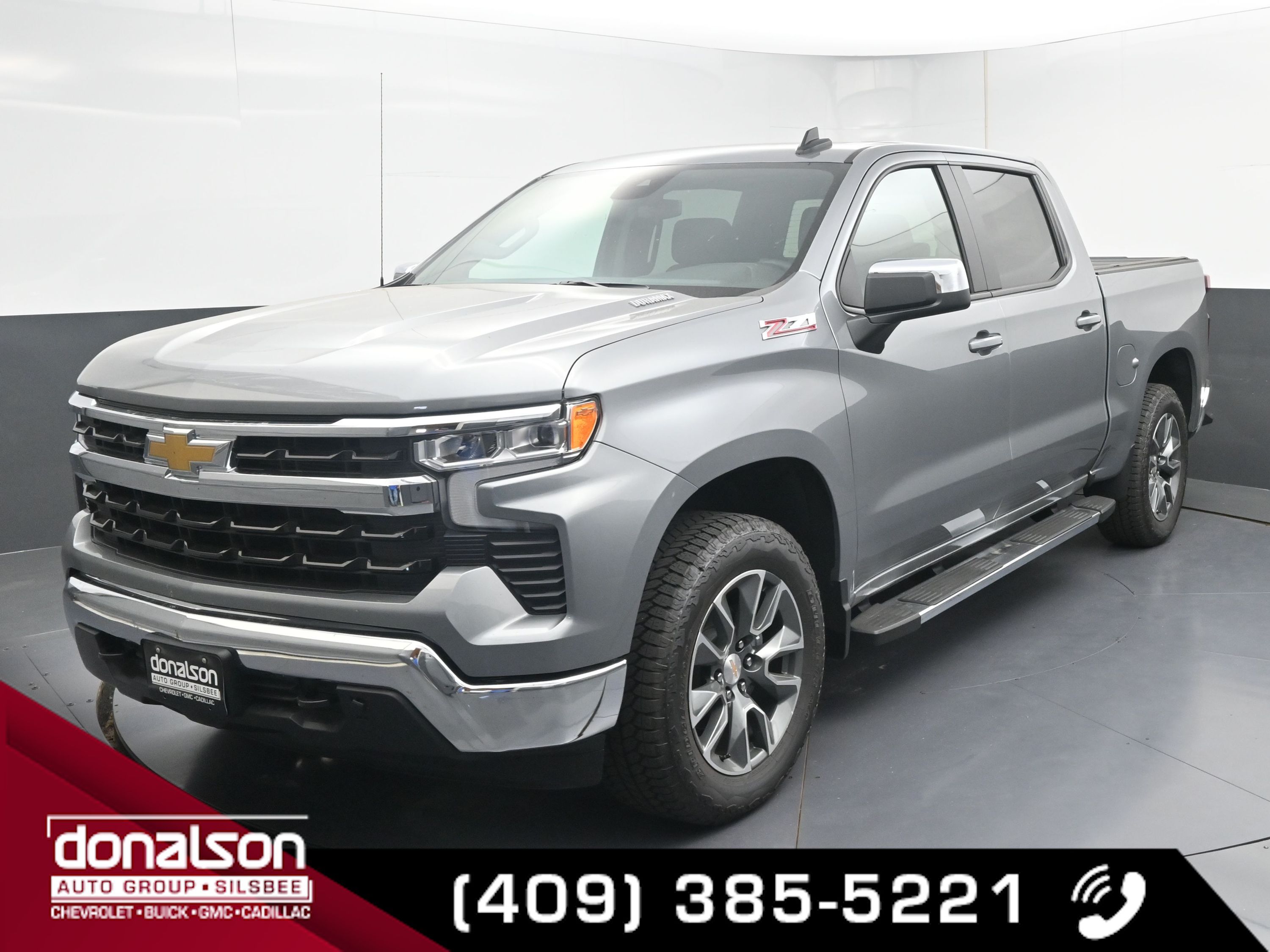 2025 Chevrolet Silverado LT photo 4