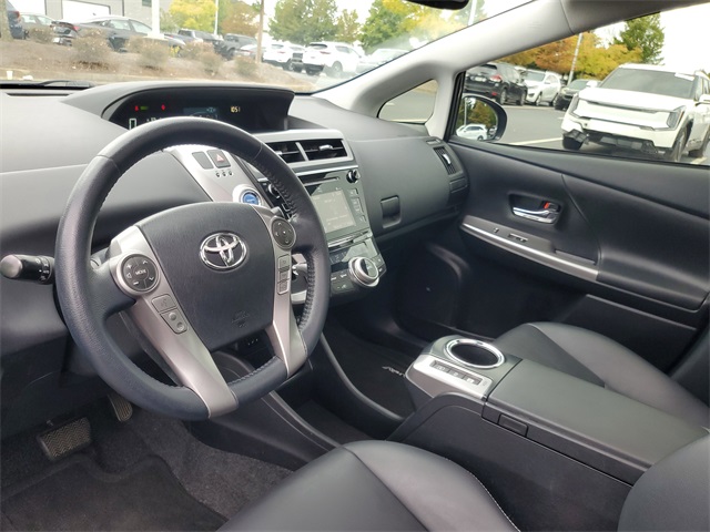 2017 Toyota Prius V Five photo 14