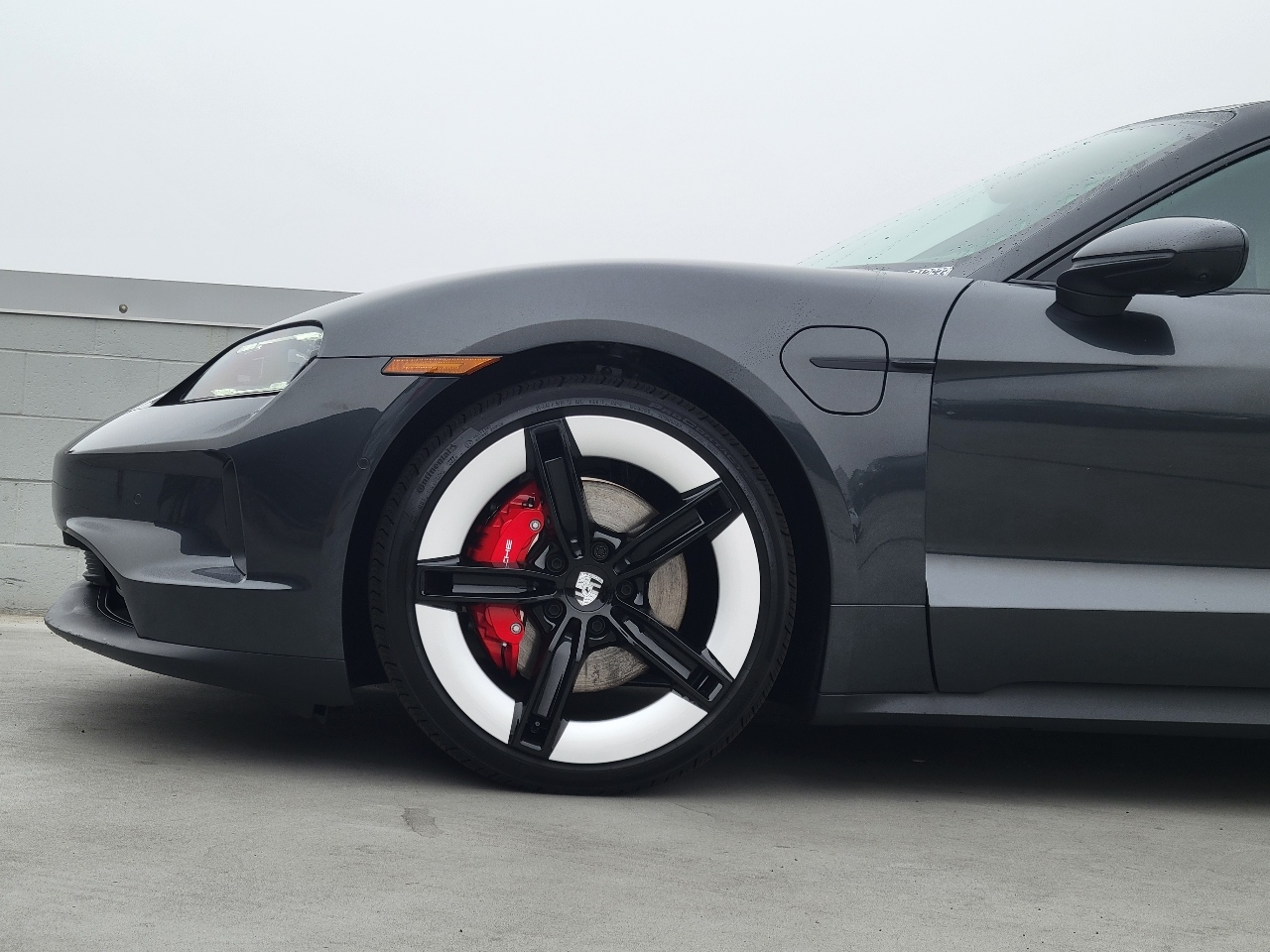 2025 Porsche Taycan 4S photo 10