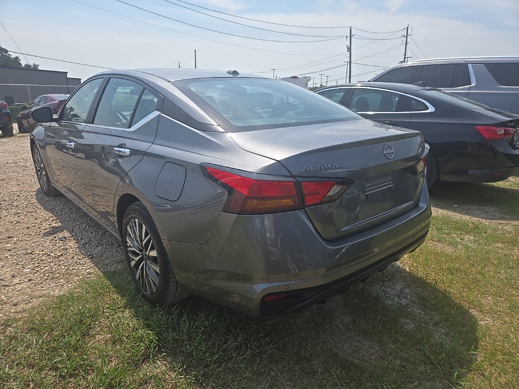 2025 Nissan Altima 2.5 SV photo 2