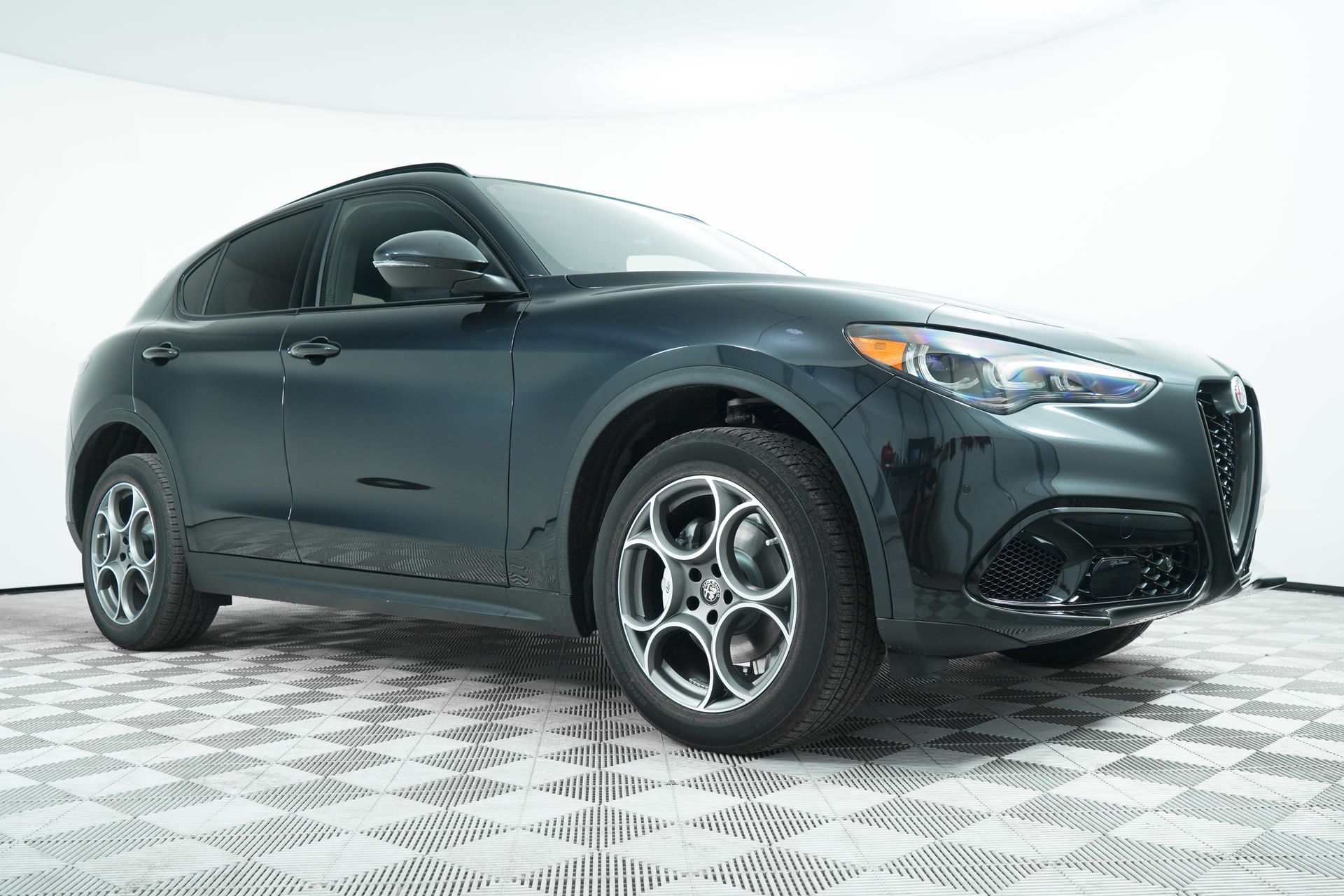 2025 Alfa Romeo Stelvio