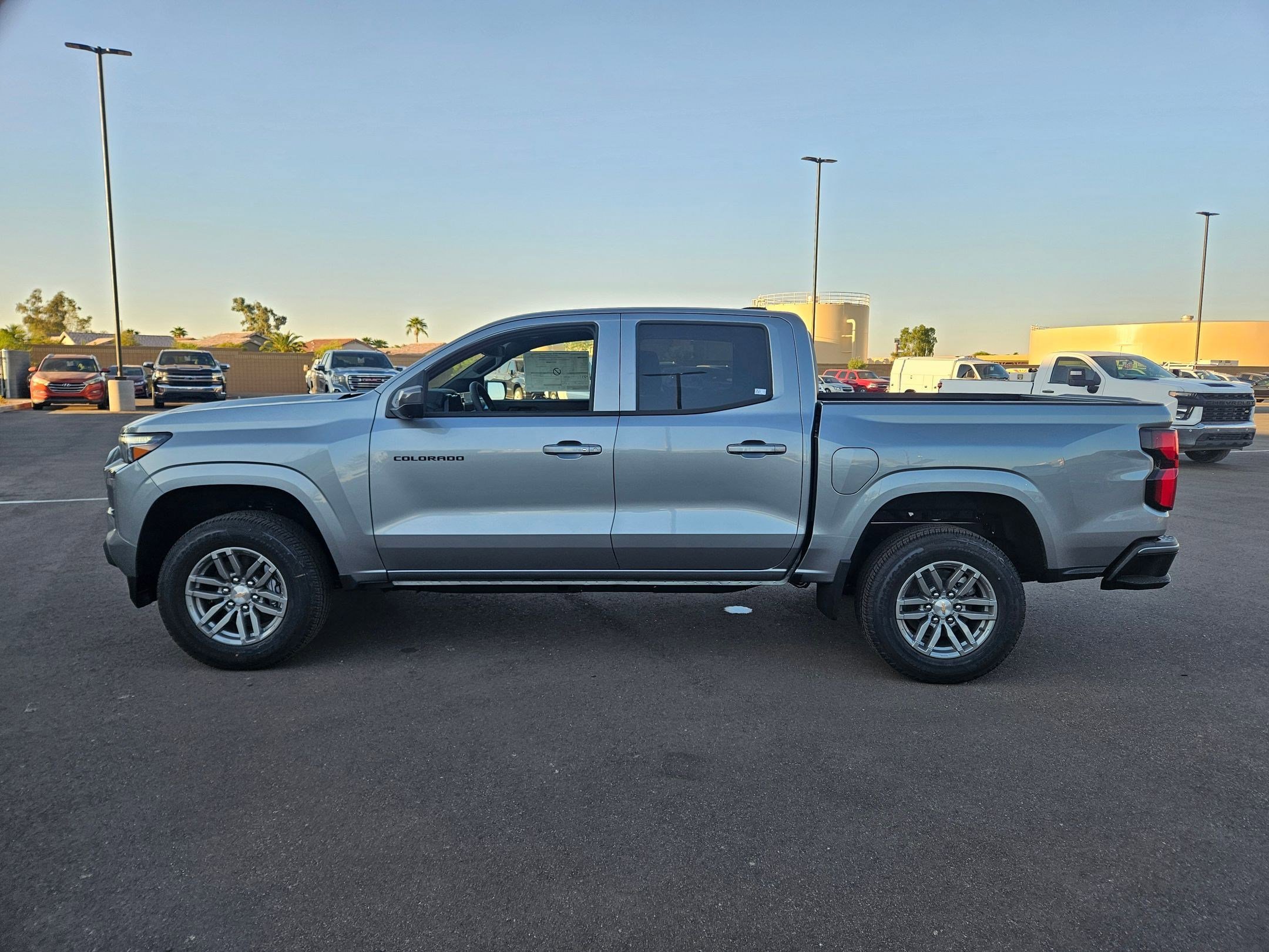 2026 Chevrolet Colorado LT photo 2