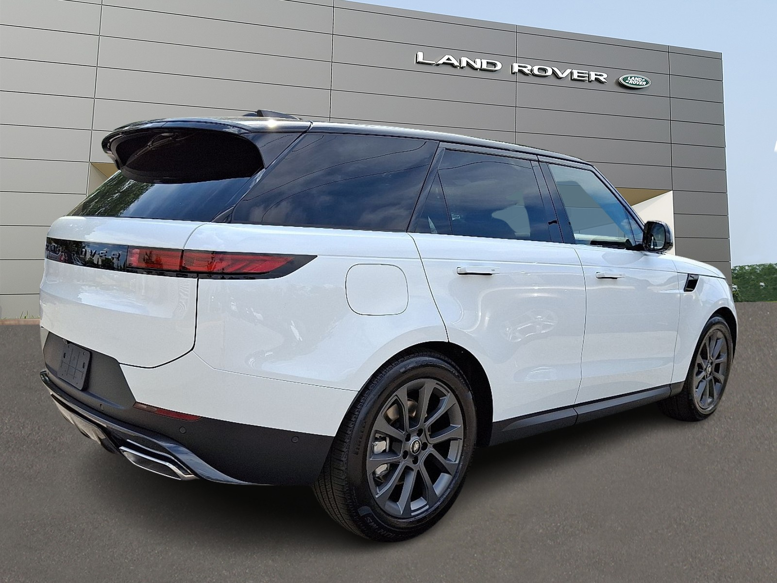 2025 Land Rover Range Rover Sport P360 SE photo 2