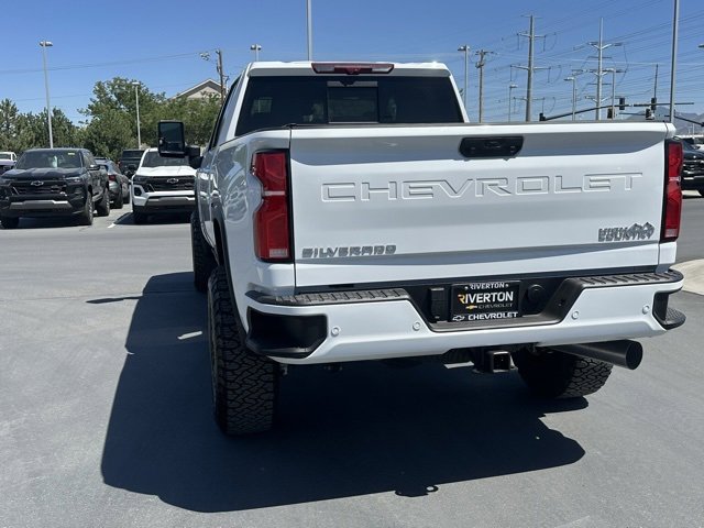 2025 Chevrolet Silverado 3500HD High Country photo 8