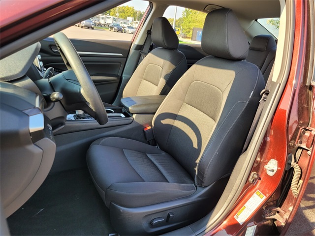 2023 Nissan Altima 2.5 SV photo 8