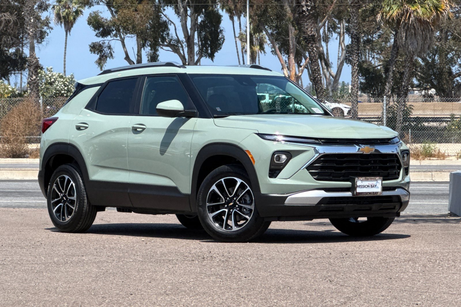2026 Chevrolet Trailblazer LT photo 2