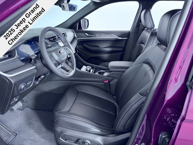 2025 Jeep Grand Cherokee Limited photo 22