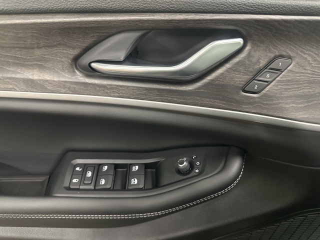 2025 Jeep Grand Cherokee Limited's photo